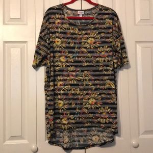 ❗️BOGO 1/2❗️ Large LulaRoe Irma with Daisy print